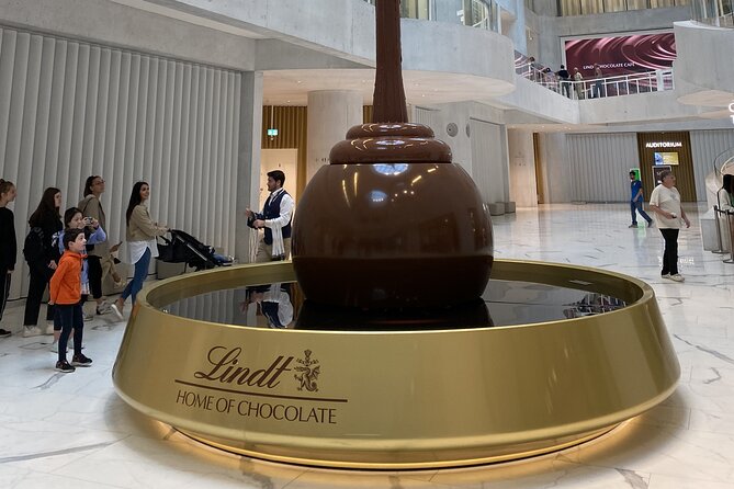 Private Day Tour Lindt Home of Chocolate and FIFA Museum Zurich - Langenberg Wilderness Park: animals with room to move