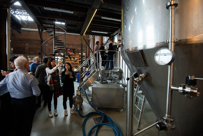 Private: Discover Brussels beer & breweries by a young local (incl. chocolate) - Belgian pralines change the tasting