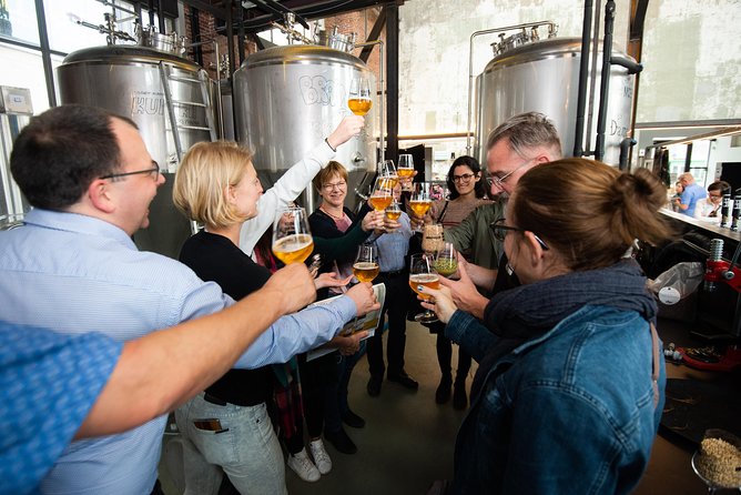 Private: Discover Brussels beer & breweries by a young local (incl. chocolate) - In ’t Spinnekopke or Royal Theatre Toone