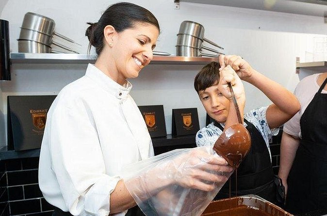 Private Family Chocolate Making Class in Paris - Getting there and planning the hour