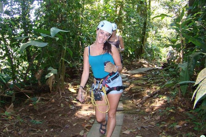 Private Full-Day Mindo Cloud Forest,Butterfly Farm, Chocolate Tour bird watching - What the $130 price really covers