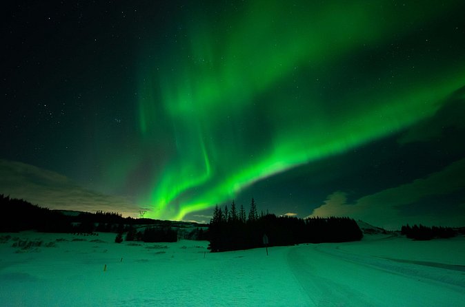 Private Northern Lights Tour - Champagne & Chocolates Aurora Hunt - What happens from pickup to the aurora