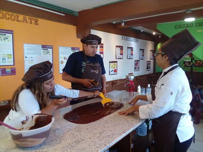 Puerto Vallarta: 2-Hour Chocolate Truffles Workshop - The social side of a group of eight