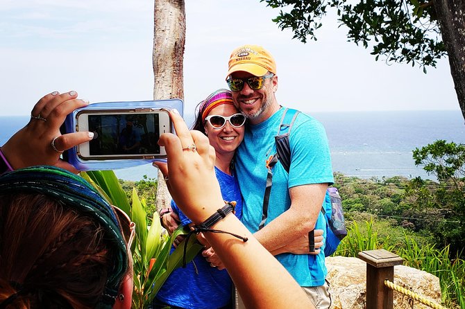 Roatan Monkey and Sloth Tour with Chocolate and Rum Factory - Downtown Roatan and the first look at local life