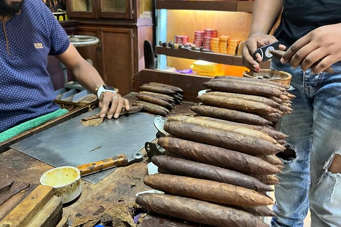 Sabor Dominicano: Rum, Chocolate and Culture Private Tour - Hand-rolled cigars at Emanuel Premium Cigars