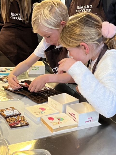 Santa Barbara: Chocolate Bar and Art Box Making Workshop - A chocolate workshop tucked into El Mercado