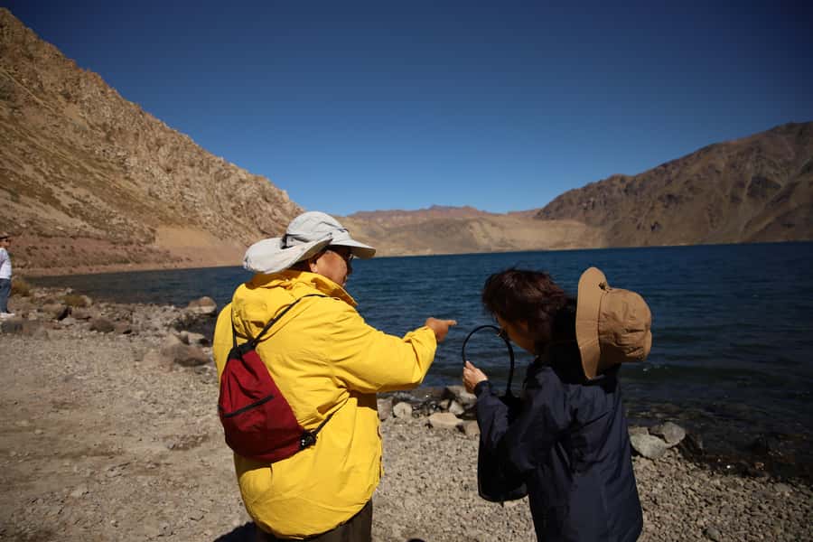 Santiago: Full day Embalse del Yeso, Casa de Chocolate, picnic & Hot Springs - Embalse del Yeso and the high mountain views