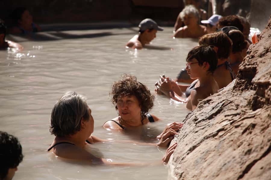 Santiago: Full day Embalse del Yeso, Casa de Chocolate, picnic & Hot Springs - Casa de Chocolate in San José de Maipo