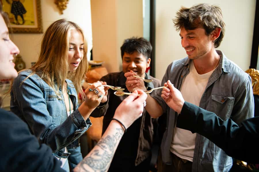 Seattle: Wine, Cheese and Chocolate Pairing Tour - A 30-minute wine session with regional focus