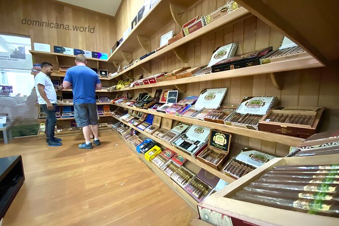 Shopping tour Punta Cana rum cigars coffee larimar chocolate souvenirs mamajuan - Souvenirs beyond rum and cigars