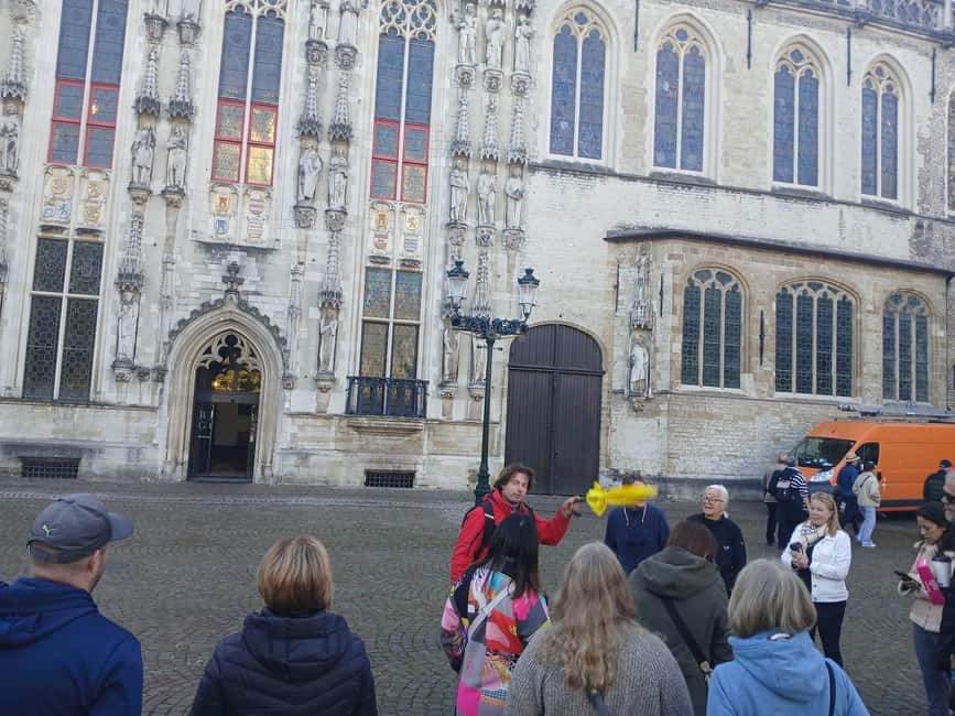 ✨Small-Group Tour of Bruges with a local + Praline/ -3€ boat - Church of Our Lady and Michelangelo’s Madonna and Child
