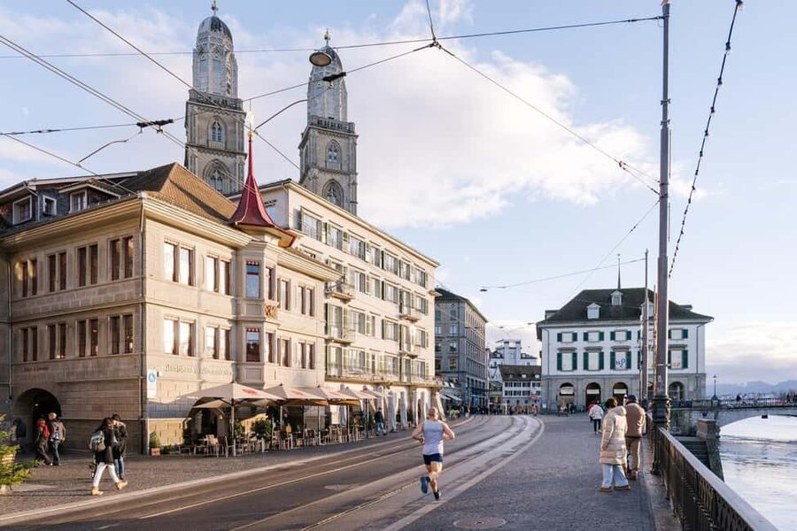 Swiss Experience: Zurich City Tour, Chocolates & Lake Cruise - Timing, group size, and the best fit