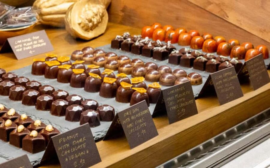 Swiss Experience: Zurich City Tour, Chocolates & Lake Cruise - Bahnhofstrasse brings in modern Zurich