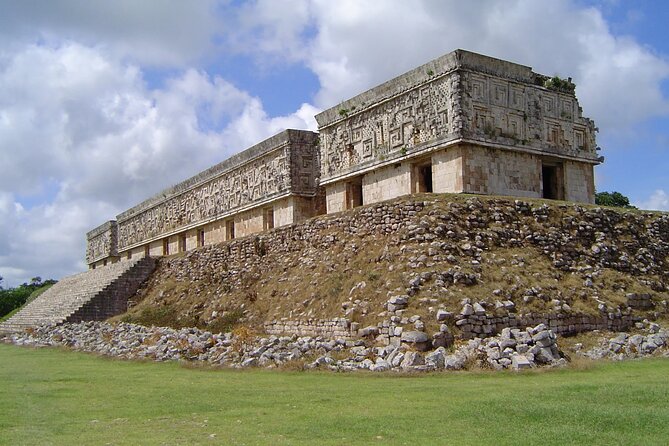 Trip to Uxmal, Hacienda Yoxcopoil & Chocolate Museum from Mérida - Handling heat, language, and a long schedule