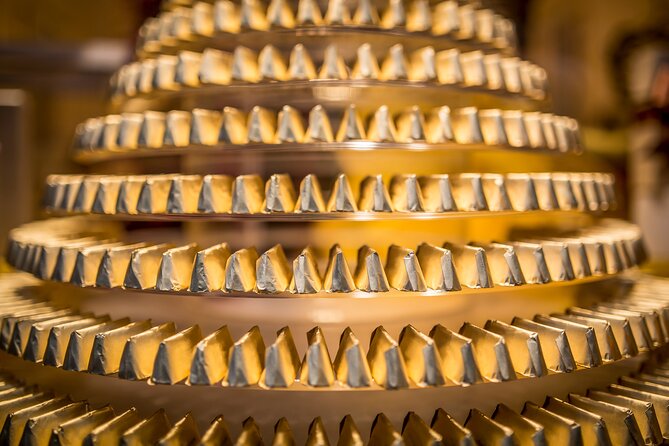 Turin Sweet & Chocolate Walking Food Tour by Do Eat Better - Walking, meeting points, and timing