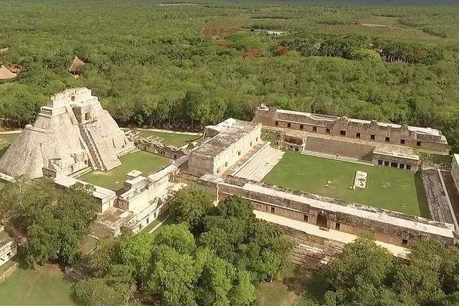 Uxmal and Choco Story Private Tour - The three-hour walk through Uxmal