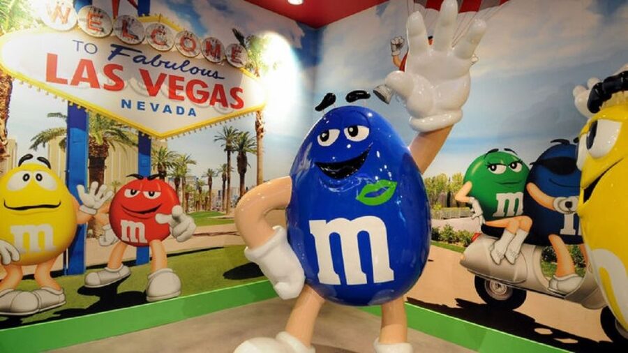Vegas: Taste, Explore & Shop Chocolate Tour - Starting at the giant red M&M