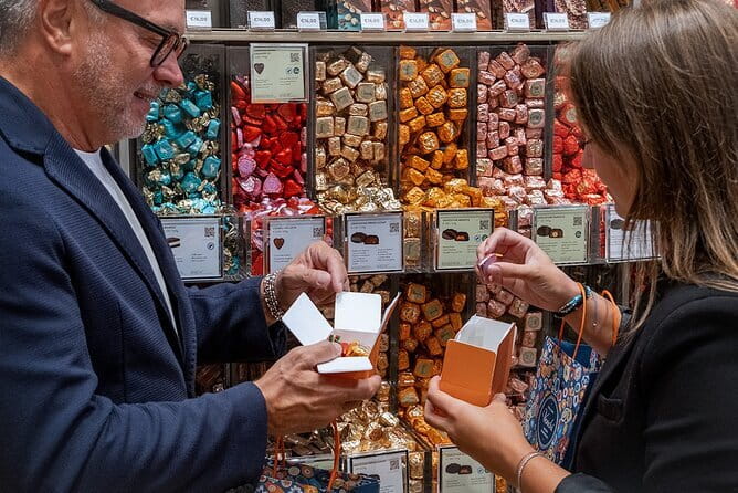 Venchi Duomo: Chocolate Tasting Experience in Florence - The 20 percent discount and shopping decision