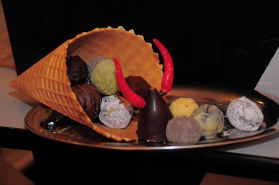 Vienna: 2.5-Hour Viennese Coffee, Cake, and Chocolate Tour - Starting around Naschmarkt