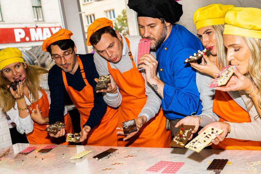 Vienna: Chocolate Workshop in Chocolate Museum w/ Tasting - Using the tempering machine