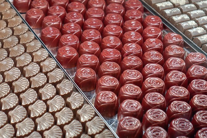 Yarra Valley Wine Tour inc lunch with a glass of wine, tastings and chocolate - Rochford Wines combines lunch and wine