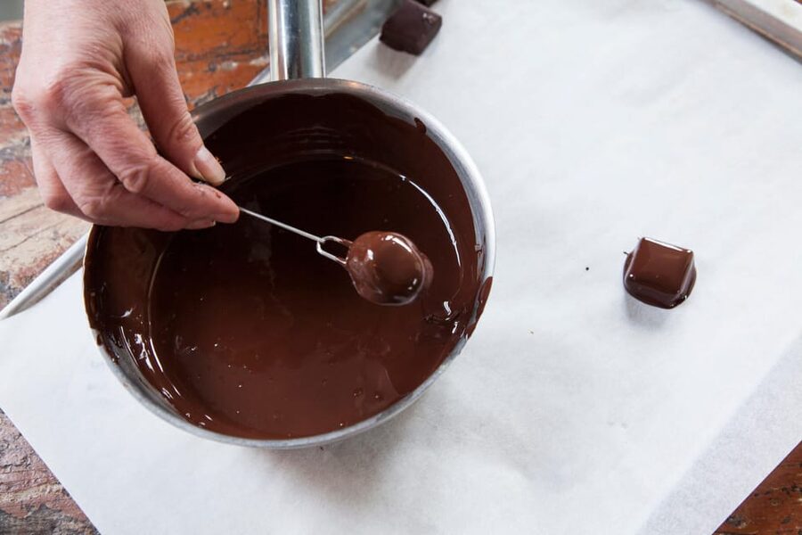 Zaandijk-Near Zaanse Schans Chocolate making demo & tasting - The people behind the chocolate