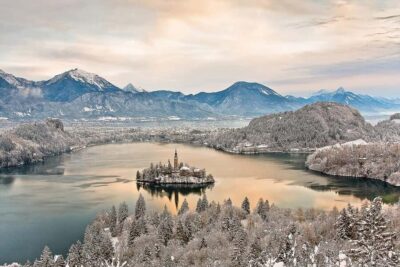 Zagreb: Lake Bled and Ljubljana Day Tour with Chocolate Gift