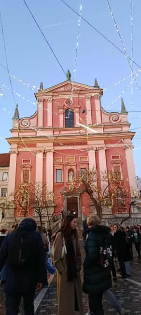 Zagreb: Lake Bled and Ljubljana Day Tour with Chocolate Gift - The optional boat ride on Lake Bled
