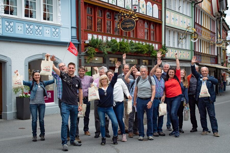 Zurich: Appenzell Day Trip with Farm Visit & Cheese Tasting - A Swiss farm and the taste of fresh milk