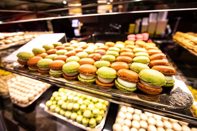 Zurich: Chocolate Tasting and Walking Tour with a Local - Stop two: a chocolate shop with a long story