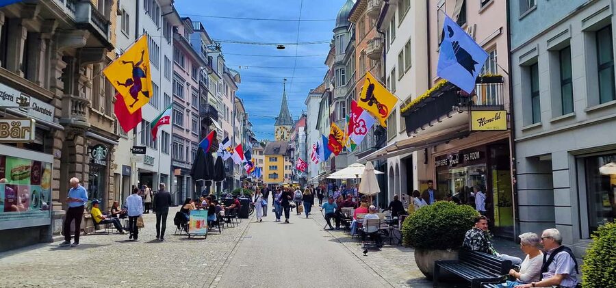 Zurich Open-top Tour and Chocolate and Cheese Countryside - What the open-top Zurich tour really offers