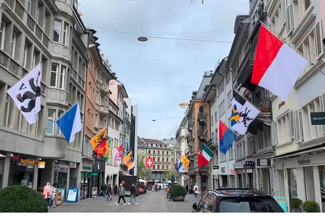 Zurich tour with Lake Zurich Cruise & Lindt Chocolate Experience - Zurich in one compact private tour