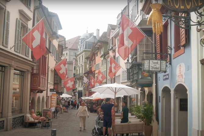 Zurich tour with Lake Zurich Cruise & Lindt Chocolate Experience - Bahnhofstrasse, Paradeplatz, and Zurich Main Station